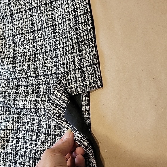 The Limited Size 4 Black White Tweed Mini Skirt, Lined, Gently Used Condition. - Picture 3 of 11